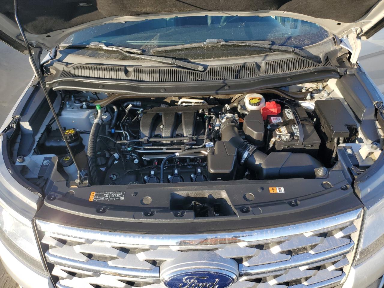 2018 Ford Explorer - Image 12