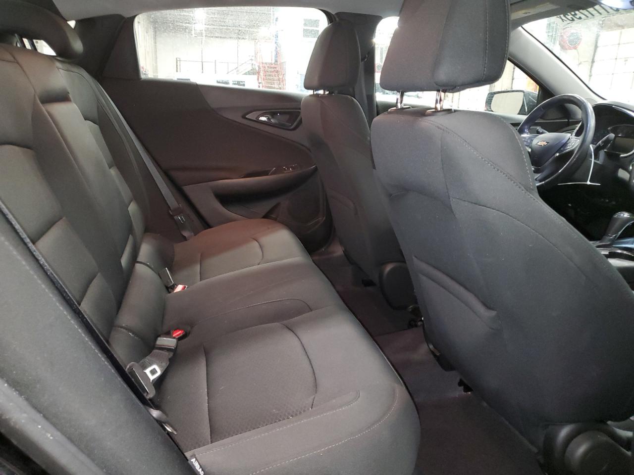 2017 Chevrolet Malibu - Image 10