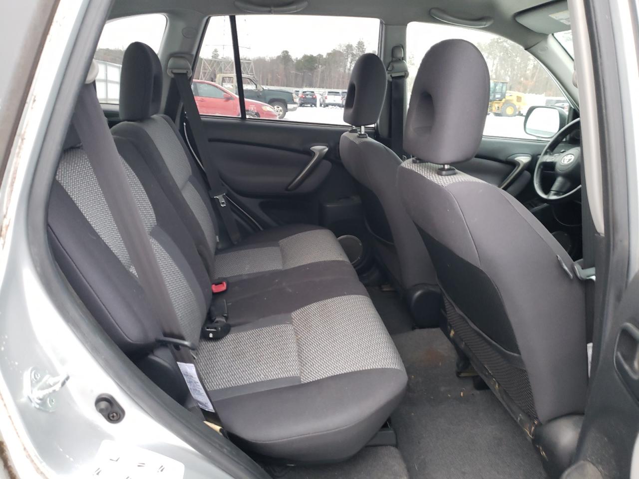 2005 Toyota RAV 4 - Image 11