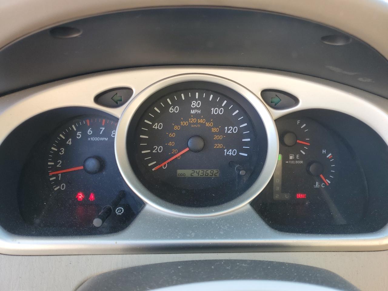 2005 Toyota Highlander - Image 9