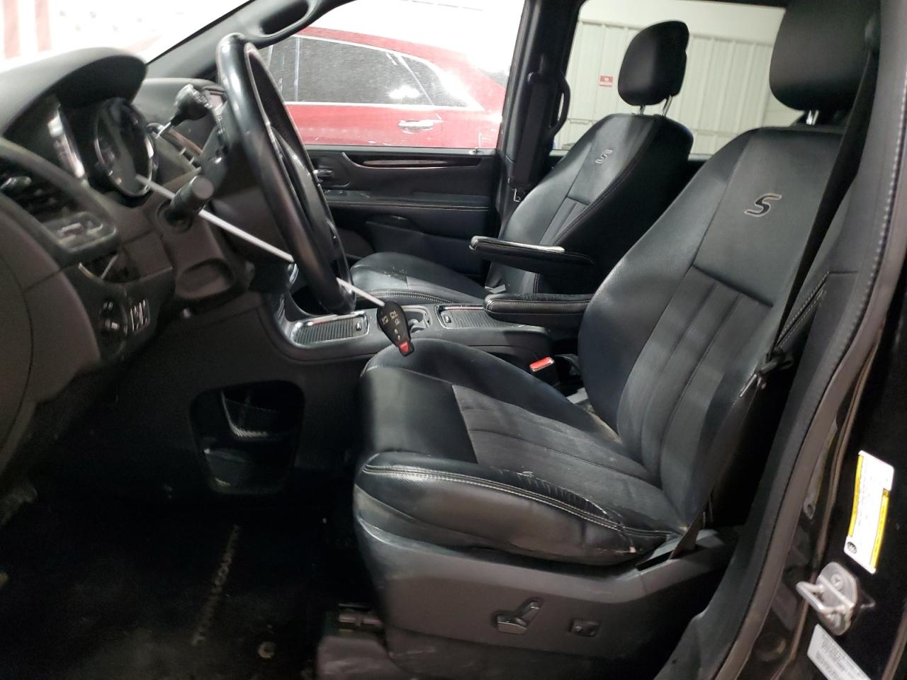 2015 Chrysler Town & Country S VIN: 2C4RC1HG4FR572726 Lot: 86858984