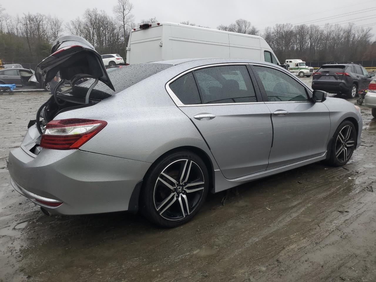 2017 Honda Accord - Image 3