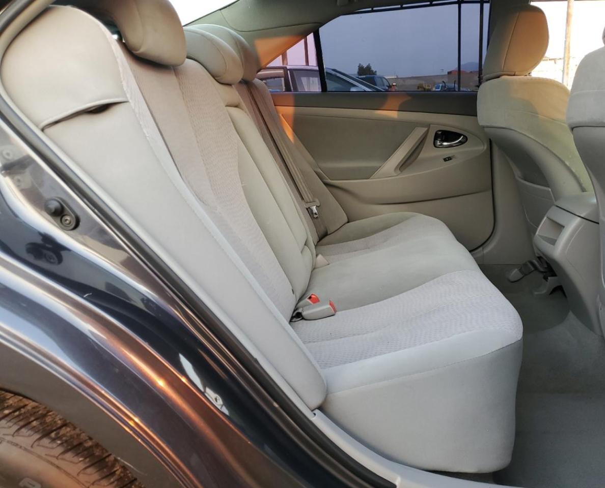 2011 Toyota Camry - Image 10
