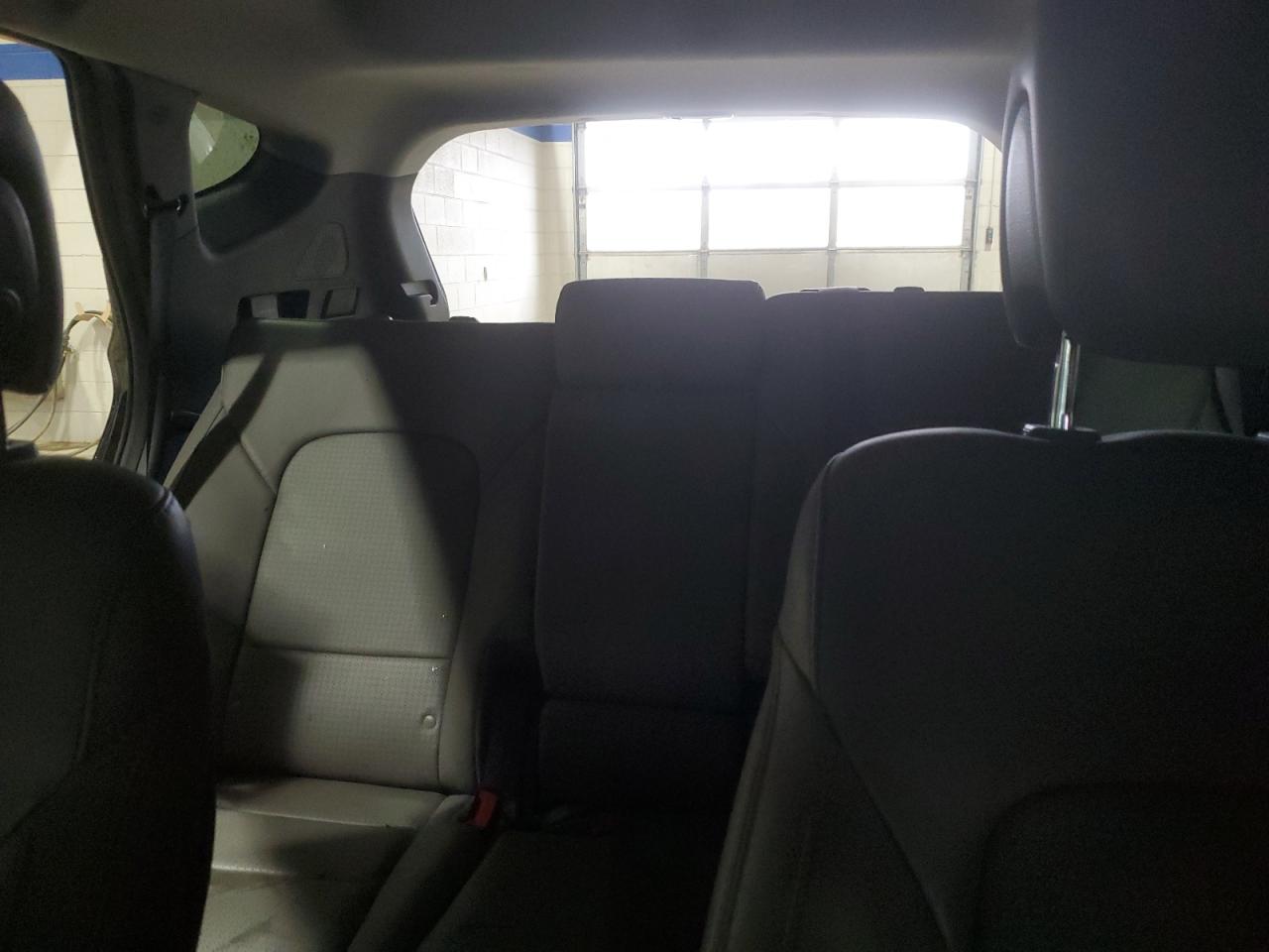 2014 Hyundai Santa Fe - Image 10