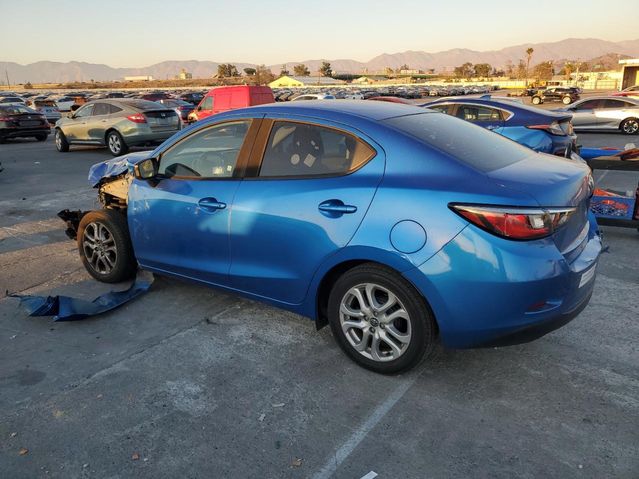 2018 Toyota Yaris - Image 2