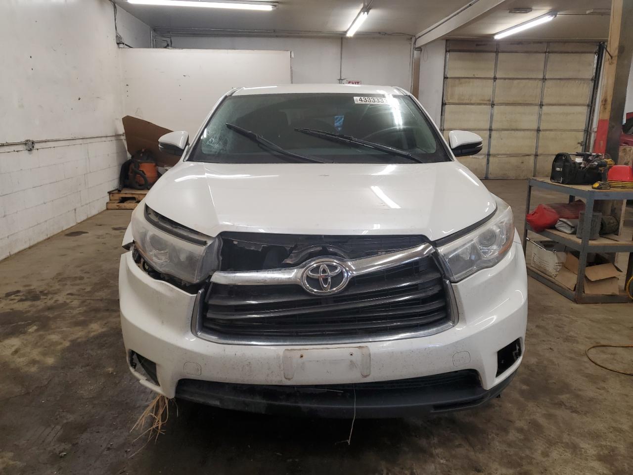 2016 Toyota Highlander - Image 5