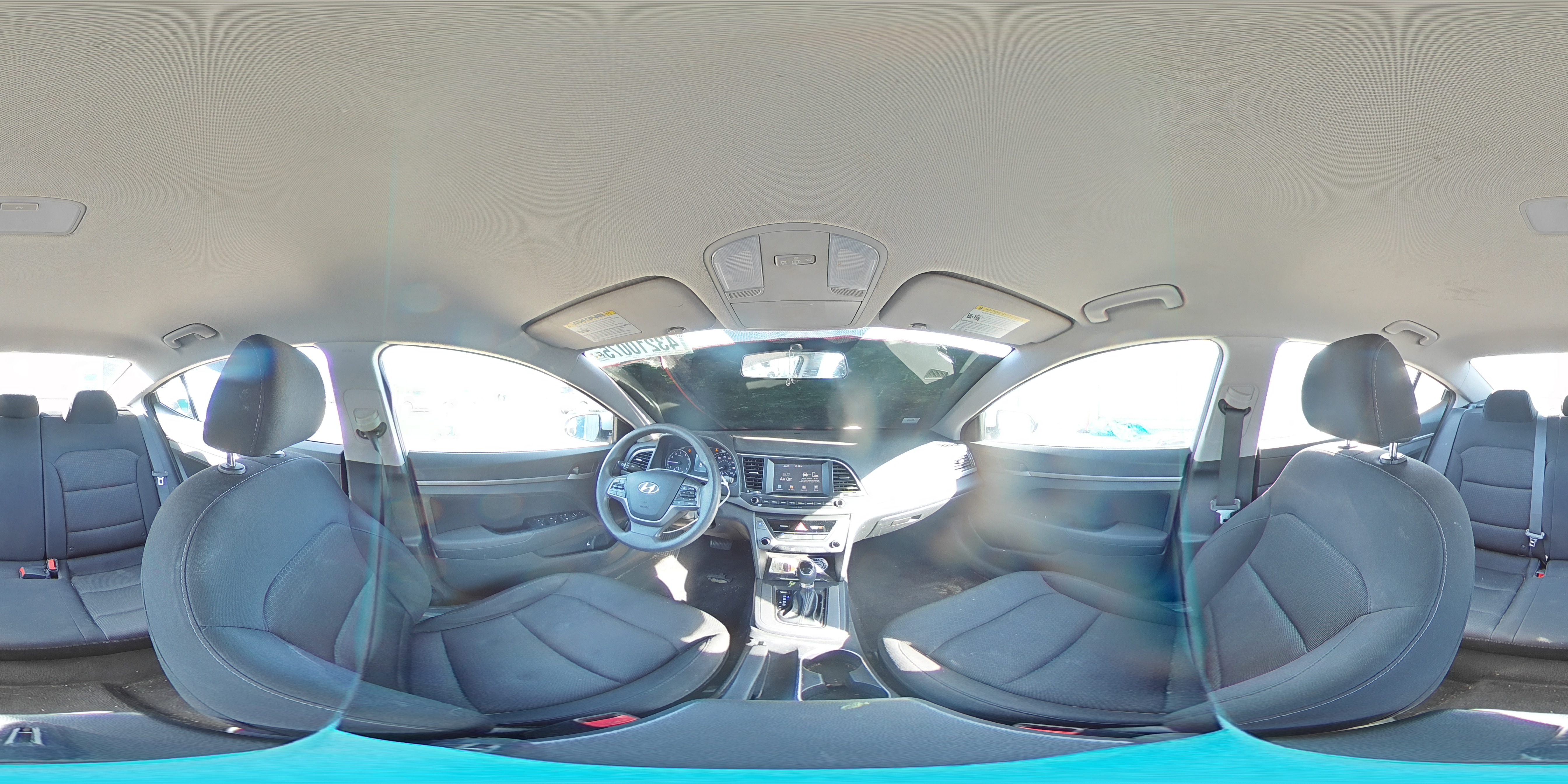 2018 Hyundai Elantra - Image 13