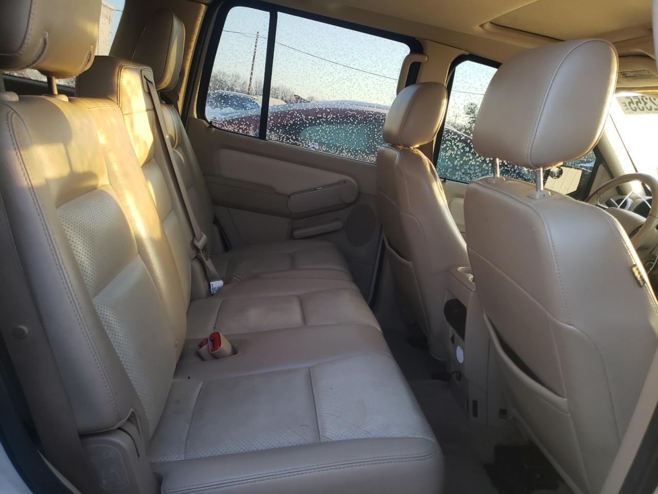 2006 Mercury Mountaineer - Image 11