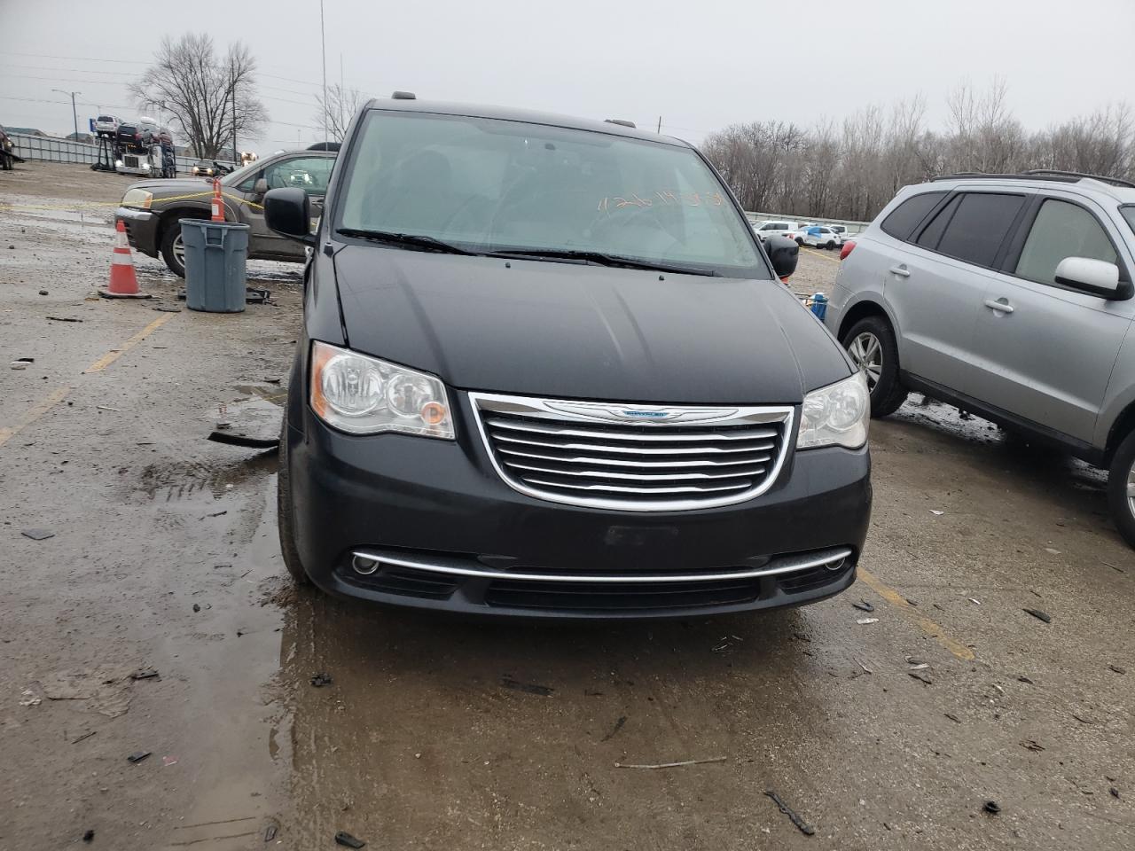 2015 Chrysler Town & Country - Image 5
