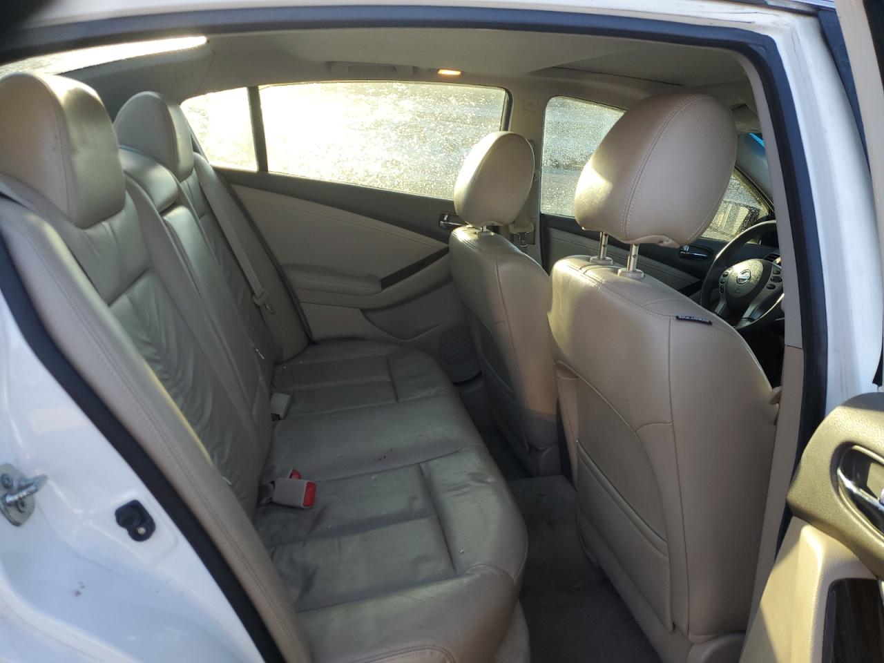 2012 Nissan Altima - Image 10