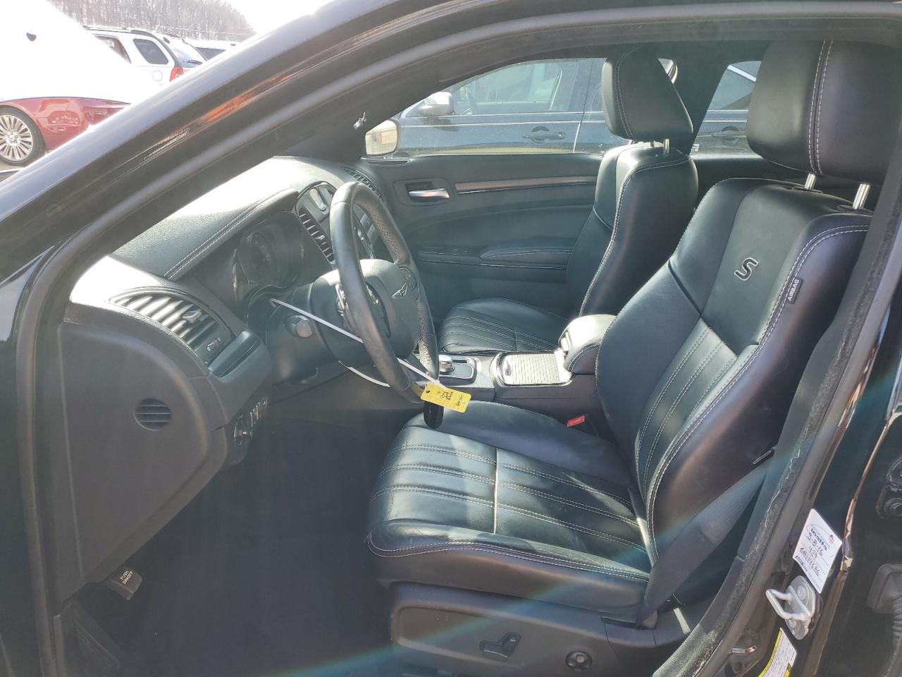 2016 Chrysler 300 - Image 7