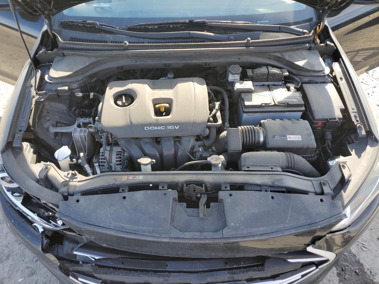 2017 Hyundai Elantra - Image 11