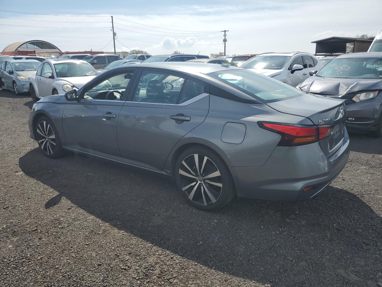 2021 Nissan Altima - Image 2