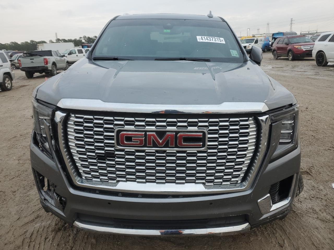 2022 GMC Yukon - Image 5