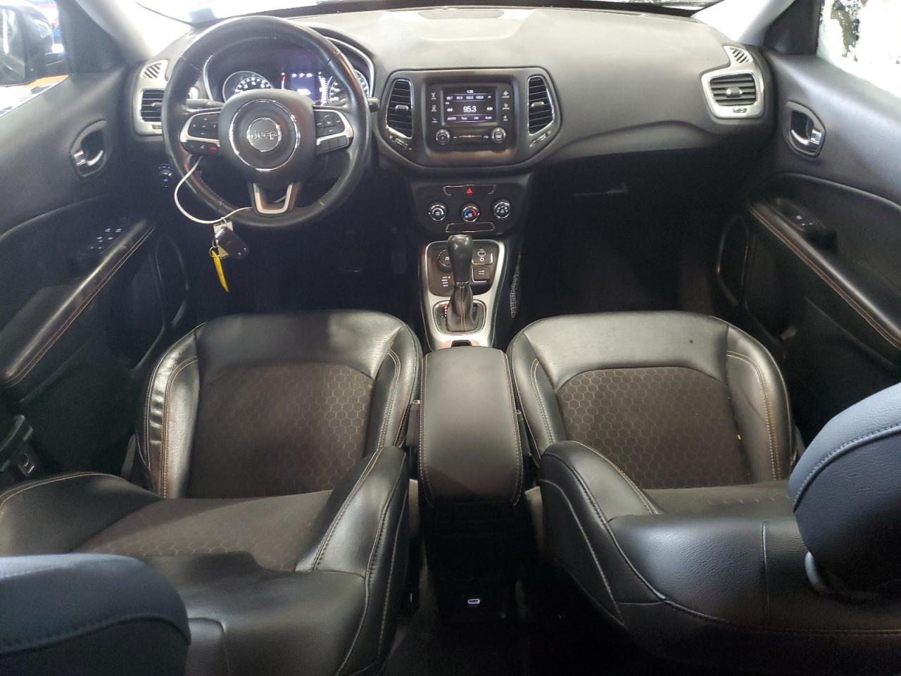 2018 Jeep Compass - Image 8