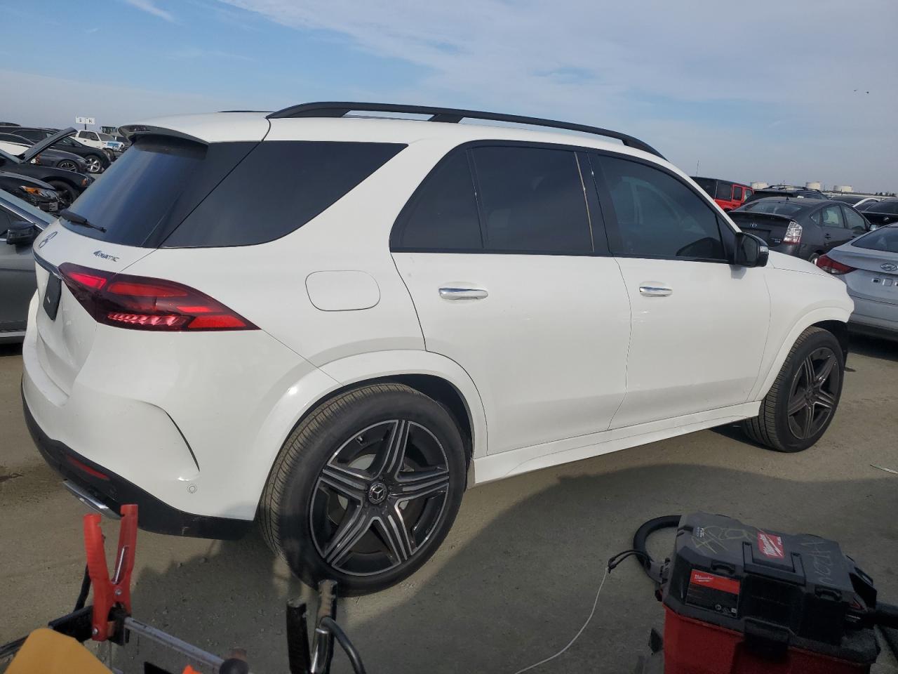 2024 Mercedes-Benz GLE - Image 3