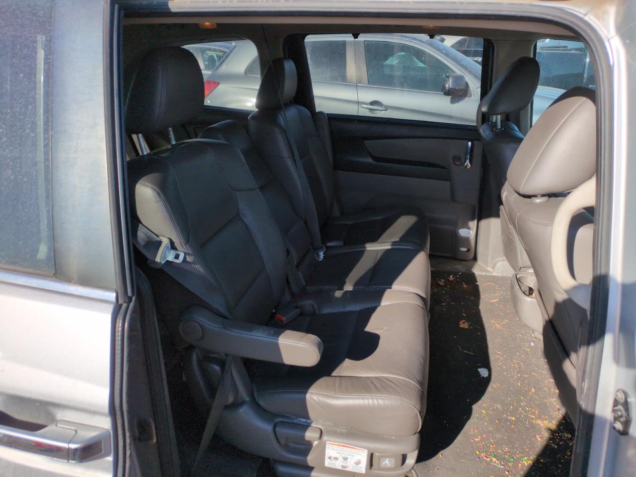 2015 Honda Odyssey - Image 11