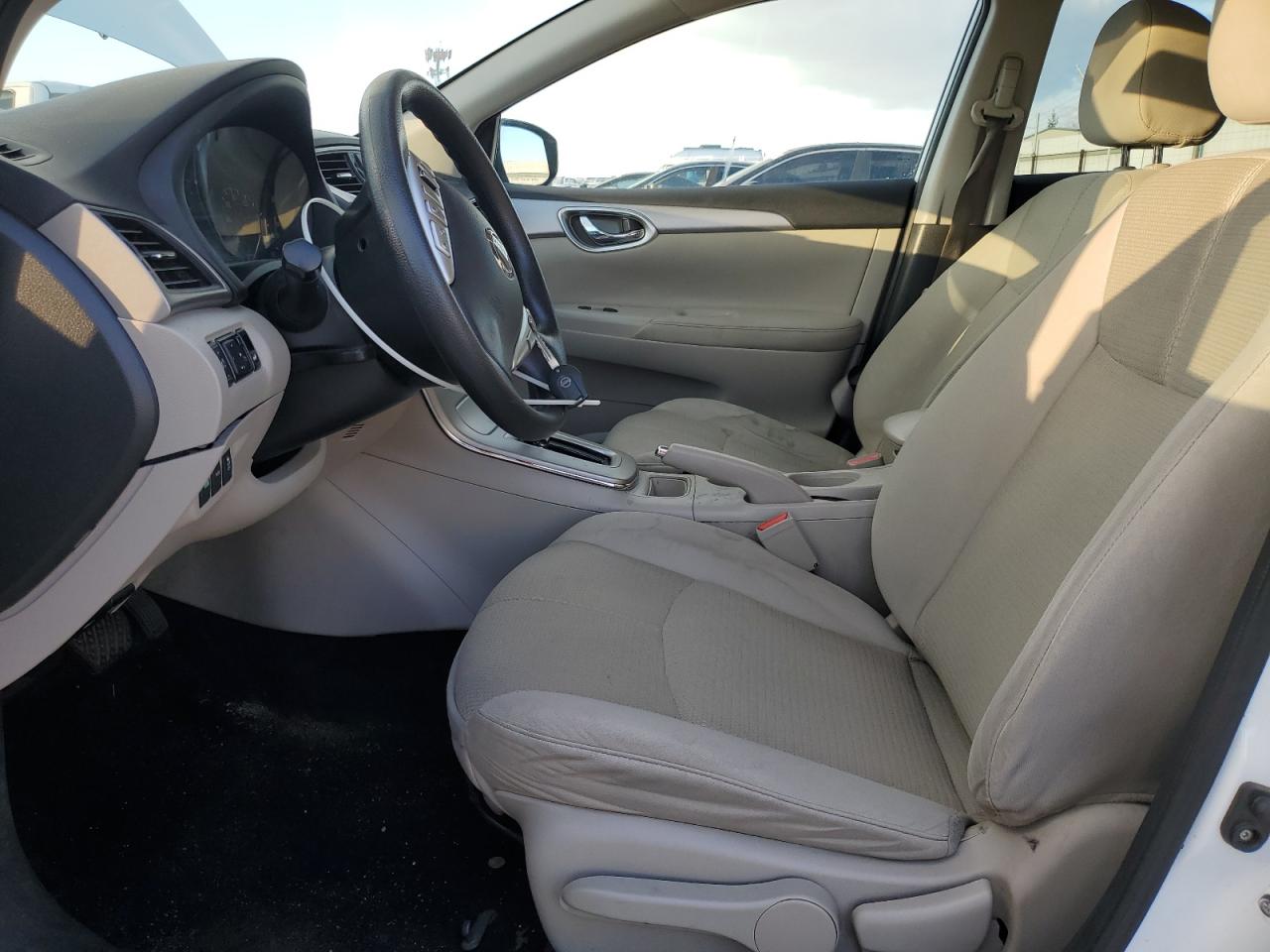 2015 Nissan Sentra - Image 7