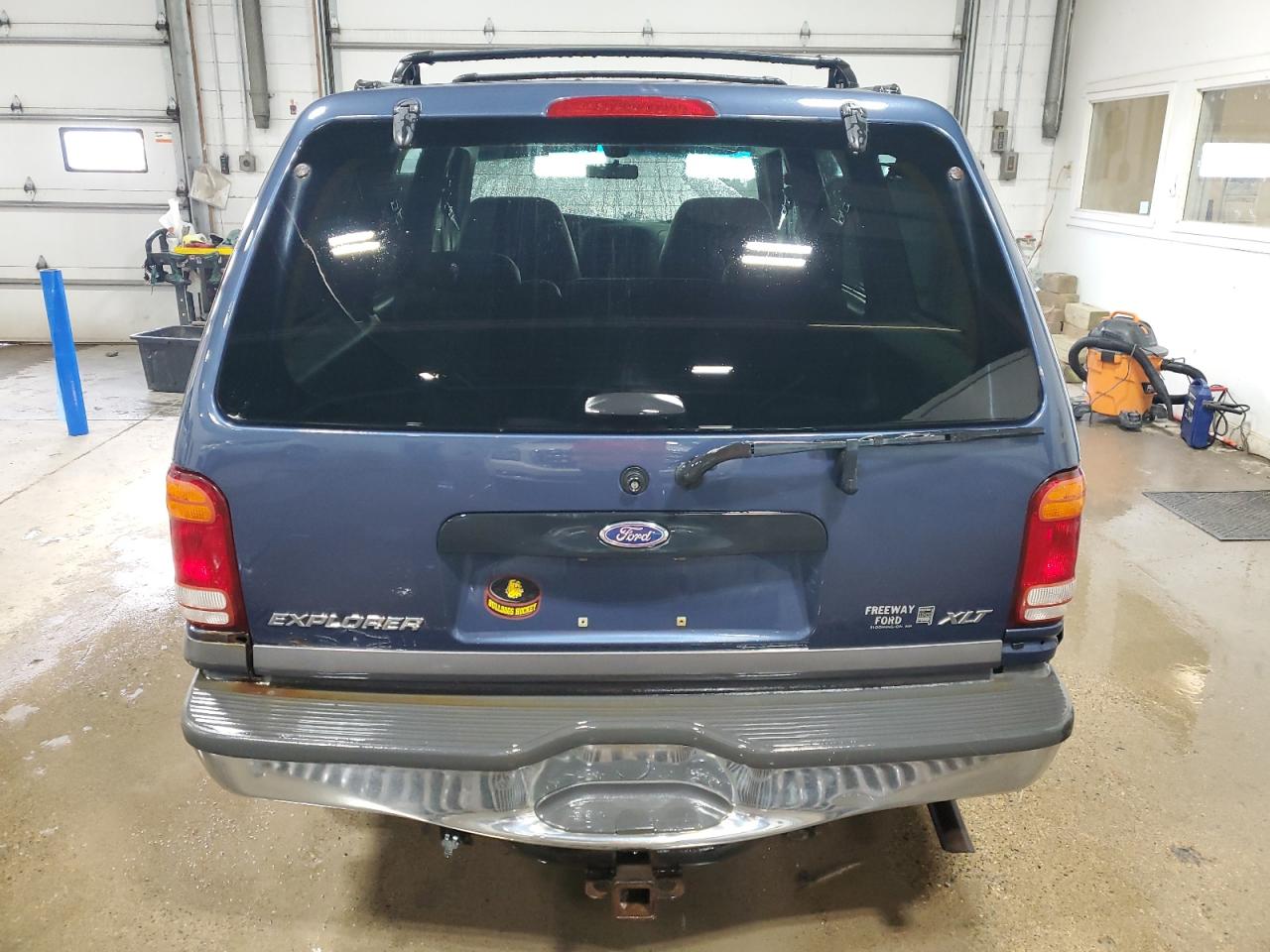 2000 Ford Explorer - Image 6