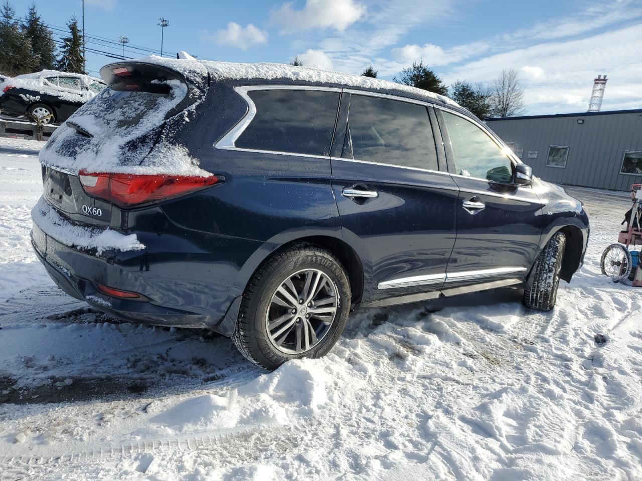 2017 Infiniti QX60 - Image 3