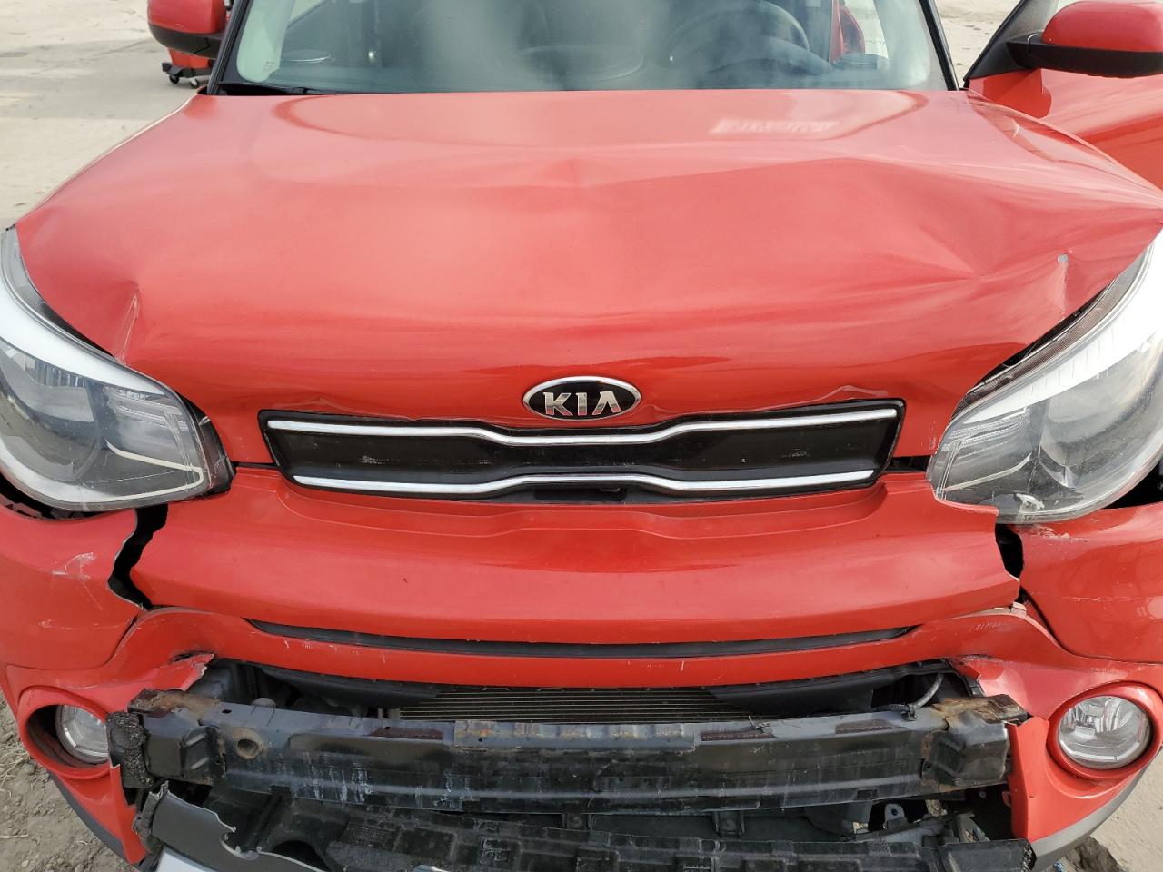 VIN KNDJP3A58J7592431 2018 KIA SOUL no.11