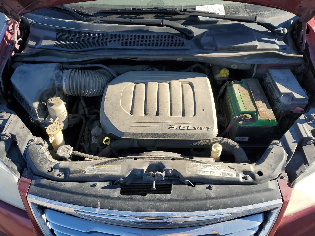 2012 Chrysler Town & Country - Image 12