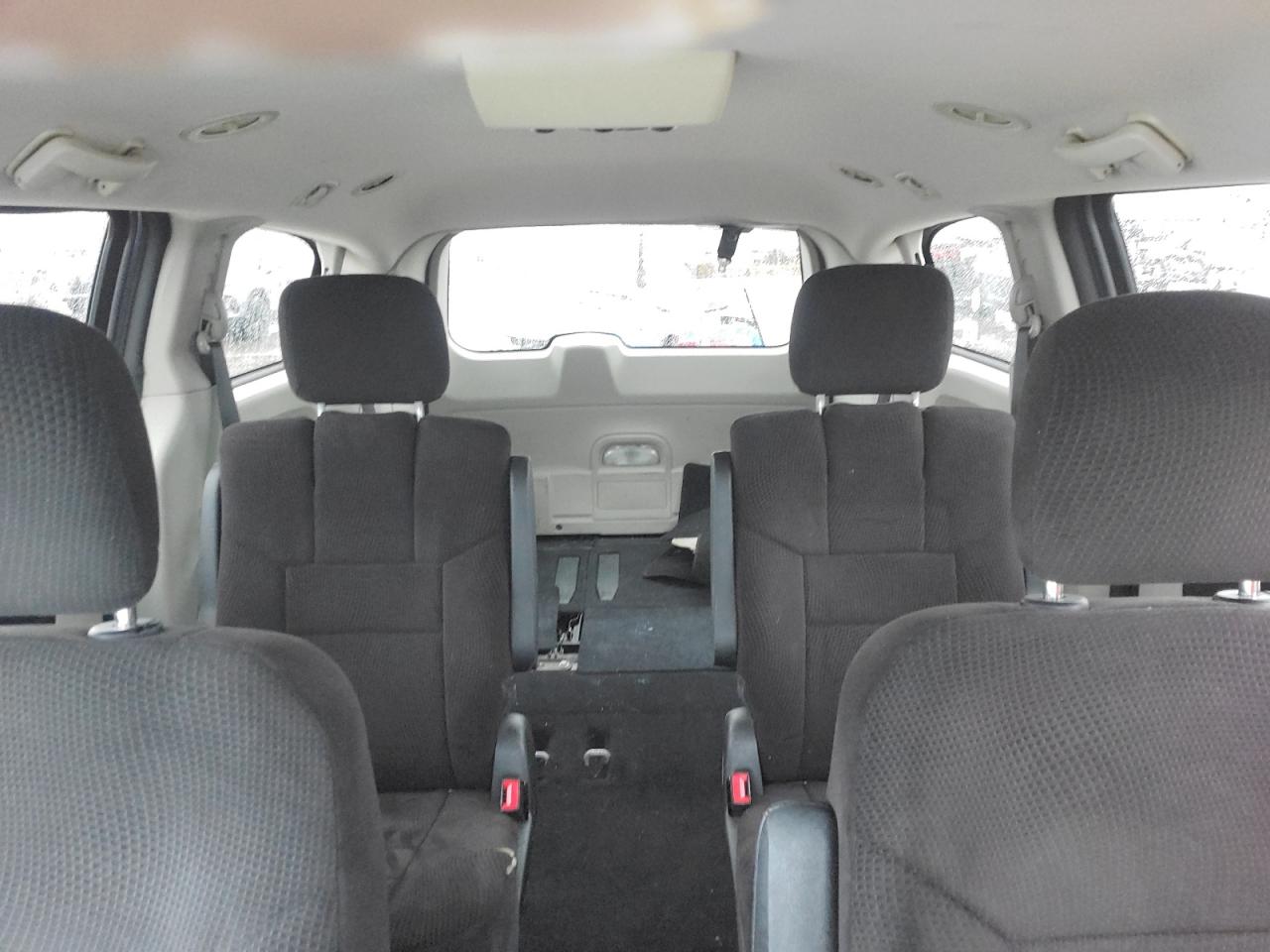 2014 Dodge Caravan - Image 10