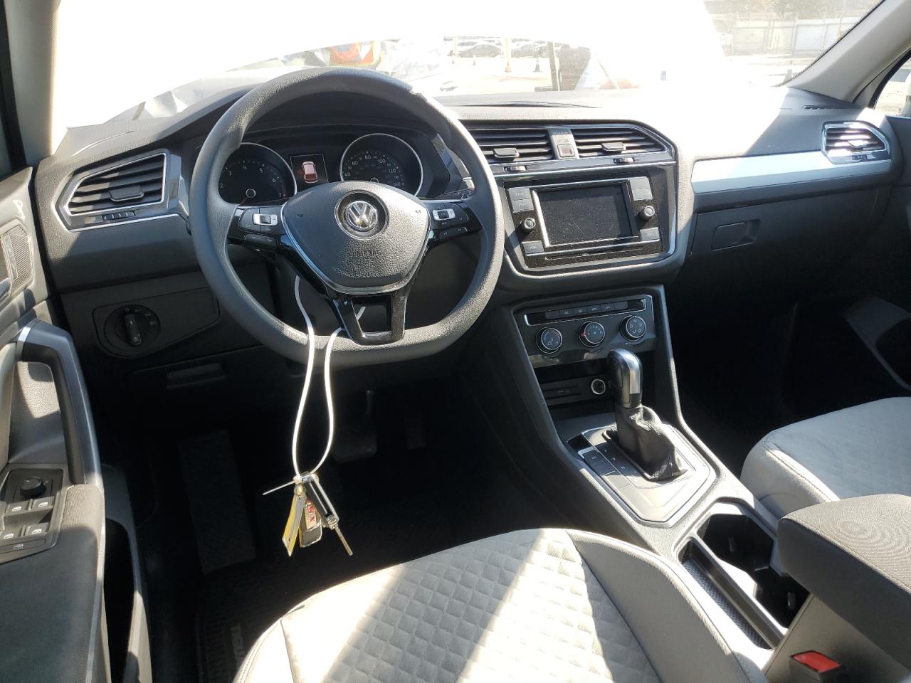 2021 Volkswagen Tiguan - Image 8