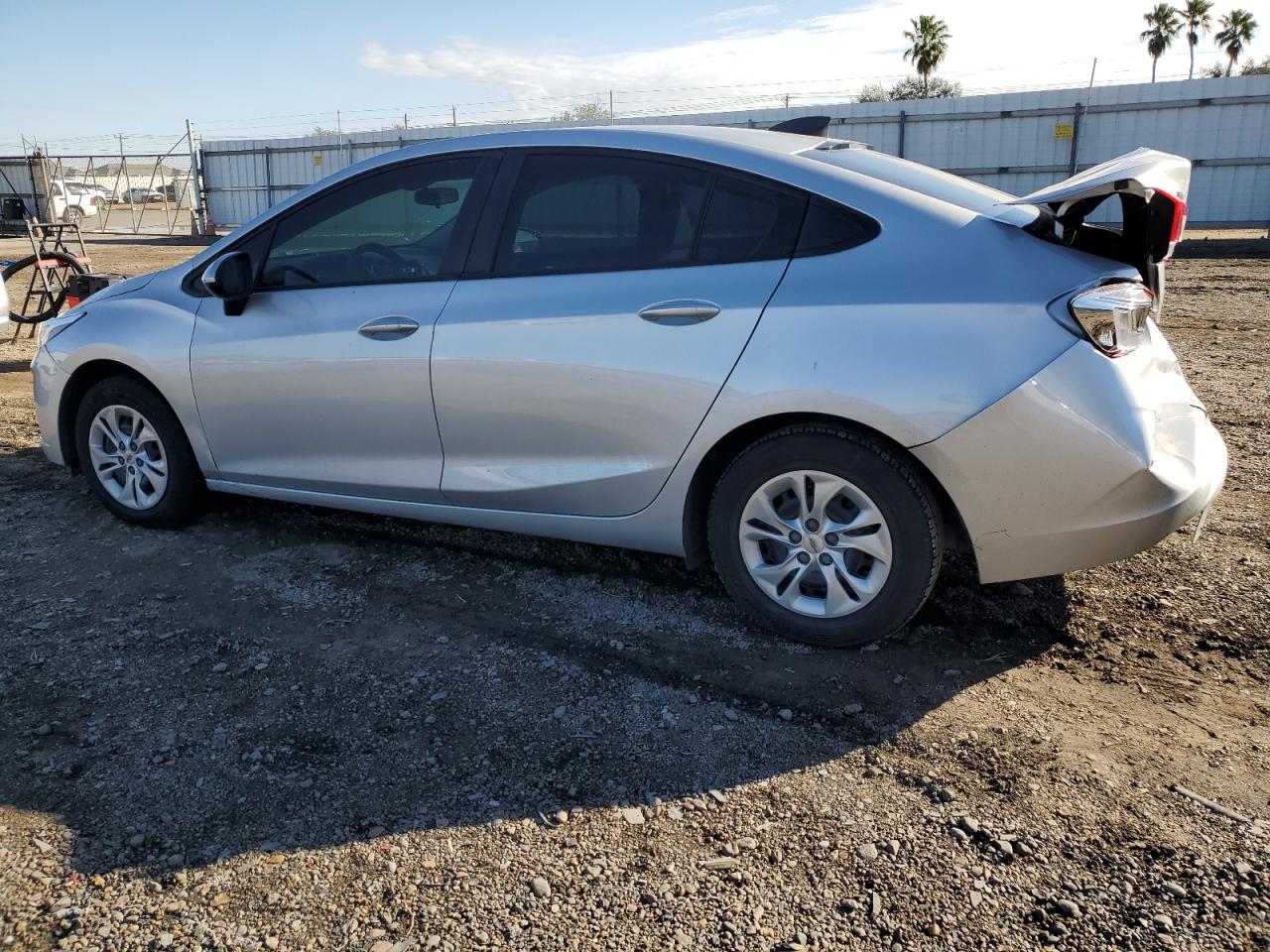 2019 Chevrolet Cruze - Image 2