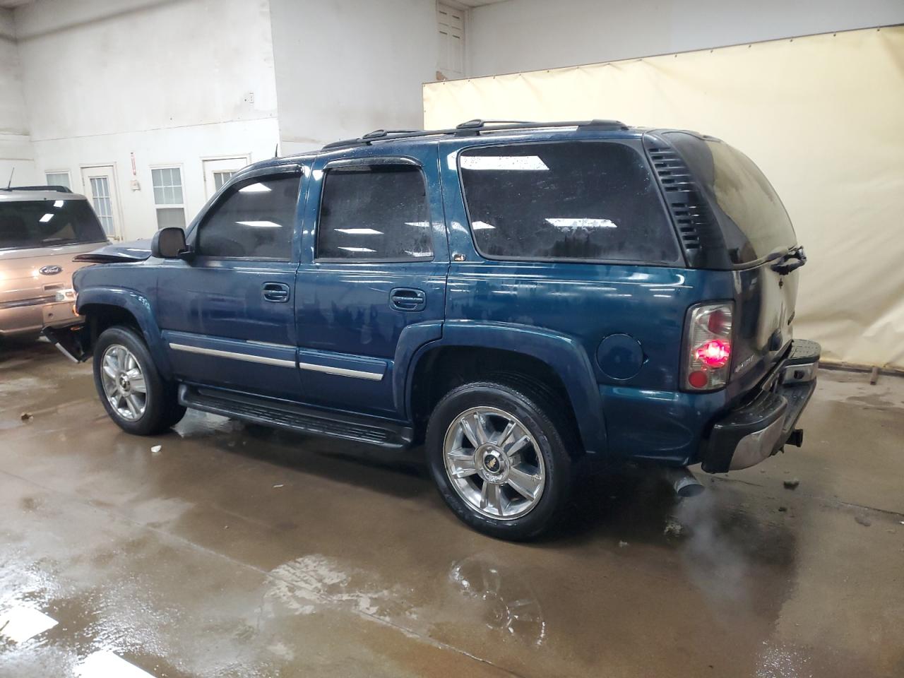 2005 Chevrolet Tahoe - Image 2