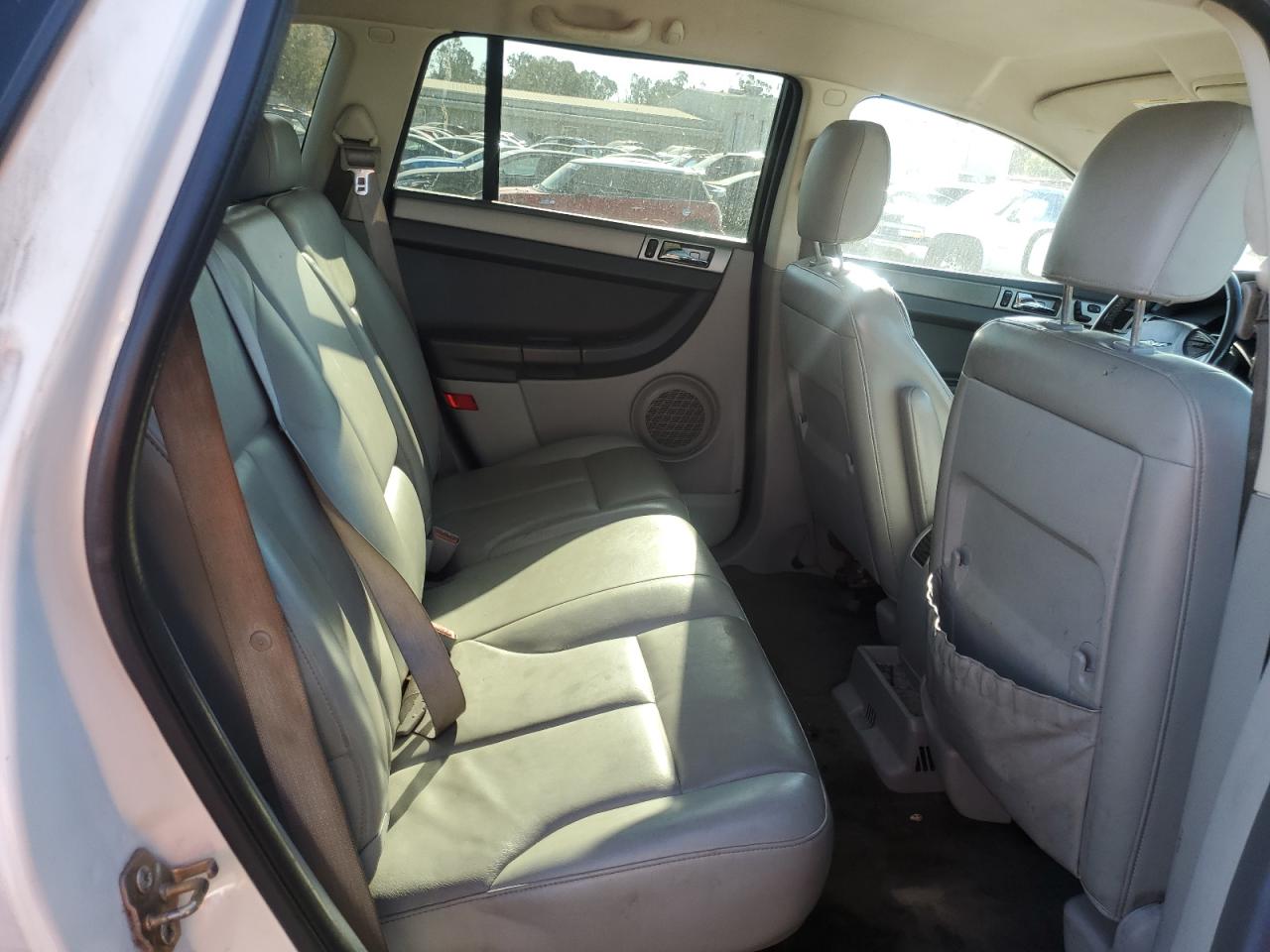 2007 Chrysler Pacifica - Image 10