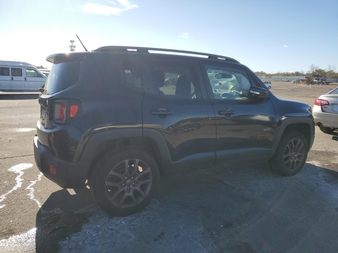 VIN ZACCJBBT9GPD57551 2016 JEEP RENEGADE no.3