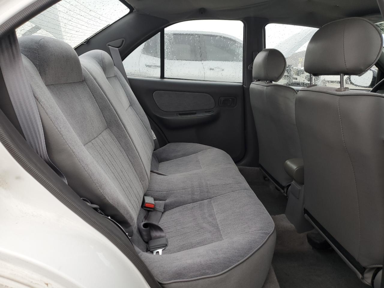 1997 Nissan Sentra - Image 10