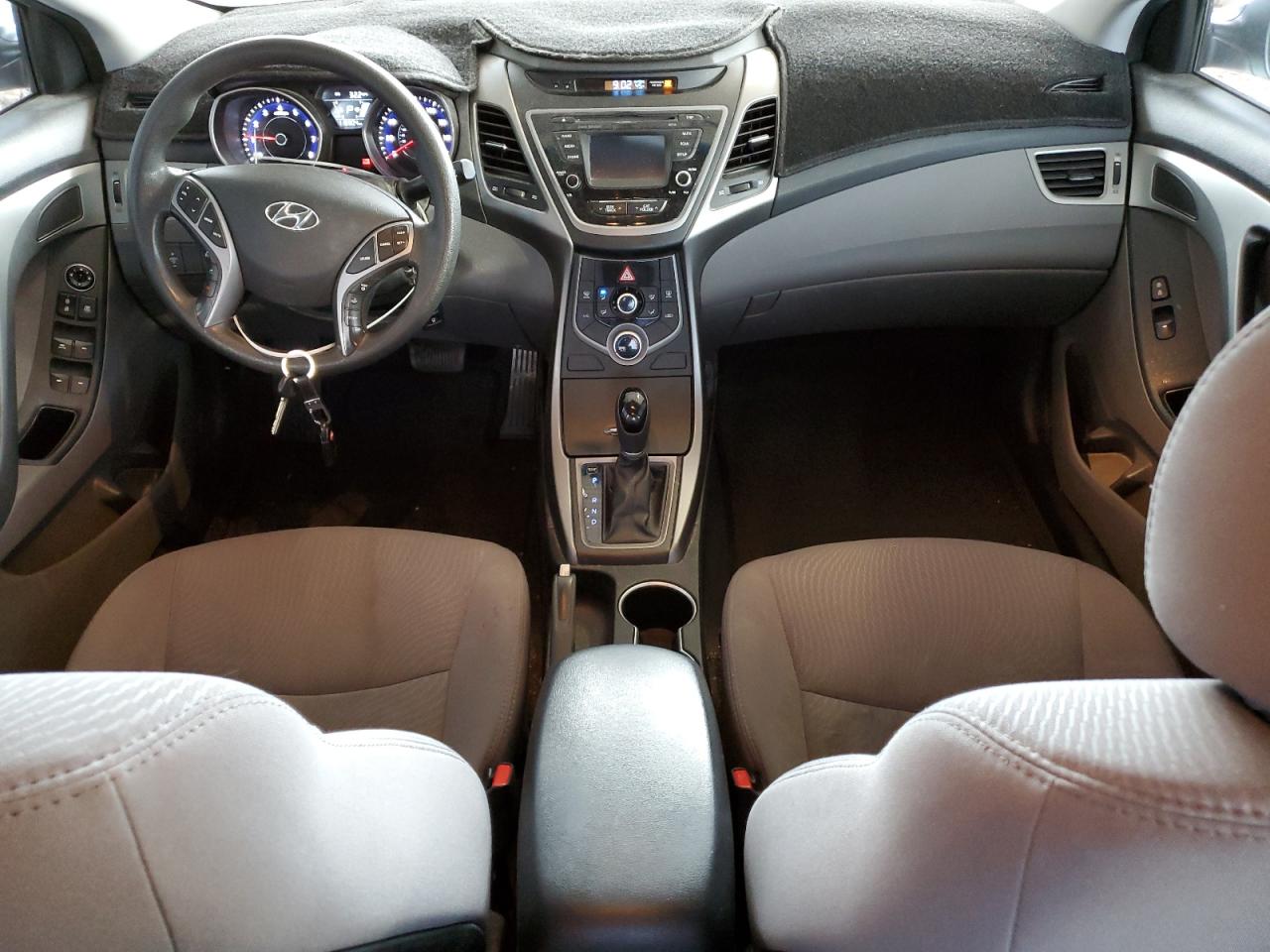 2015 Hyundai Elantra - Image 8