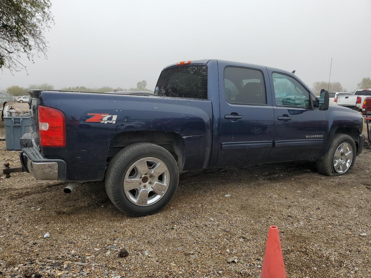 2010 Chevrolet Silverado - Image 3