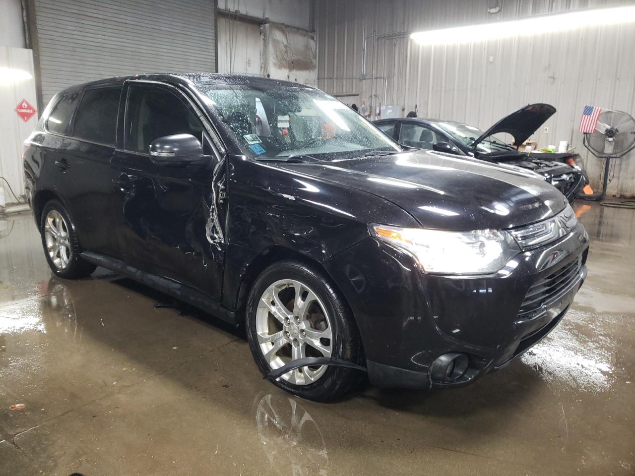 2014 Mitsubishi Outlander - Image 4