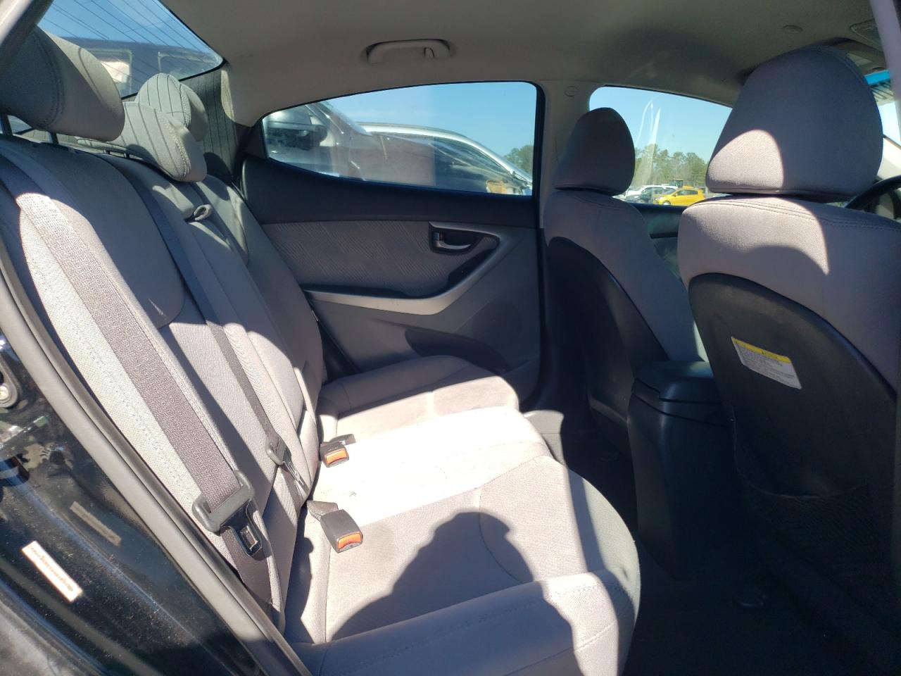 2013 Hyundai Elantra - Image 10