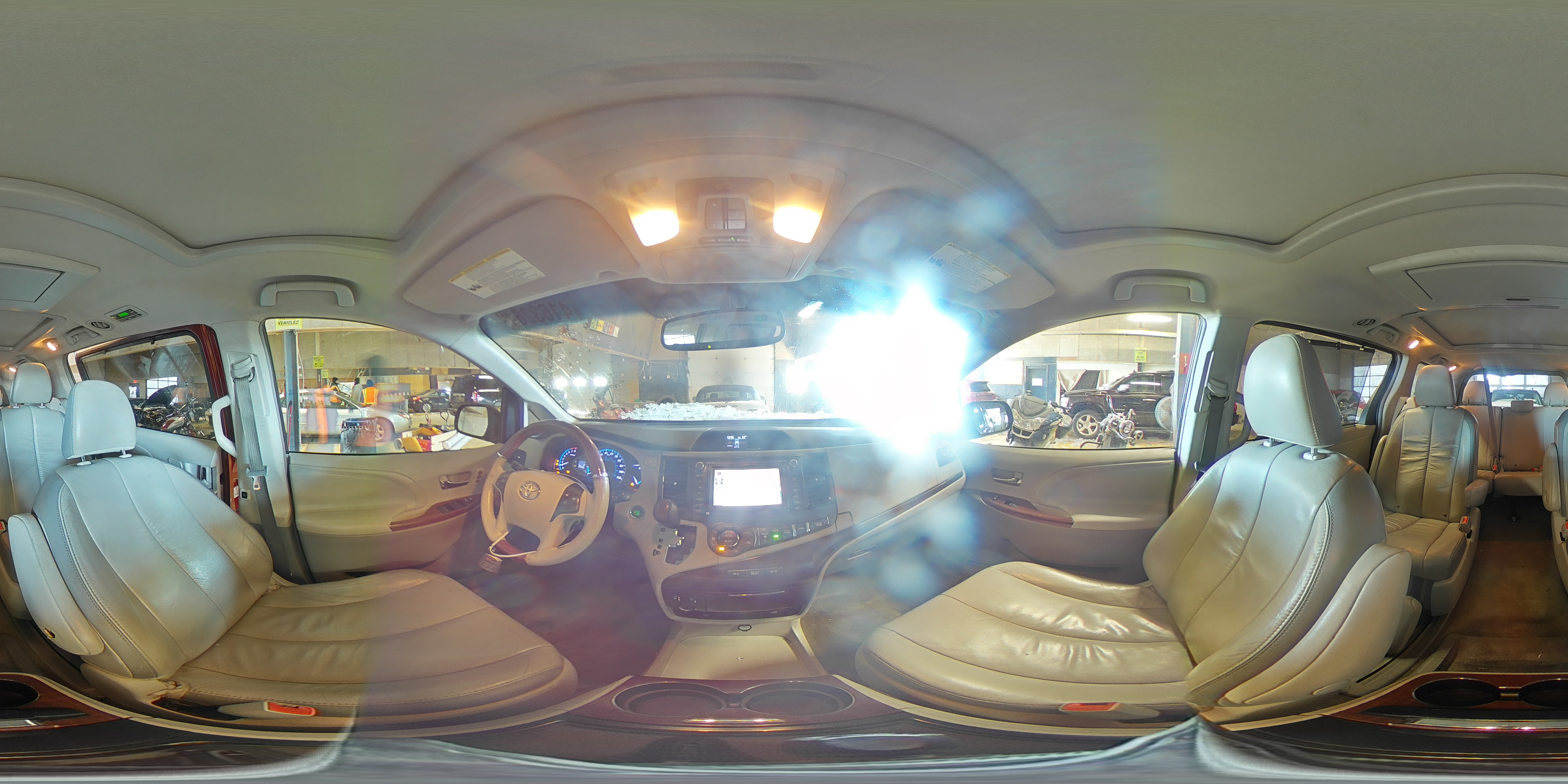 2012 Toyota Sienna - Image 14