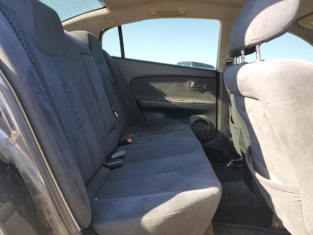 2005 Nissan Altima - Image 10