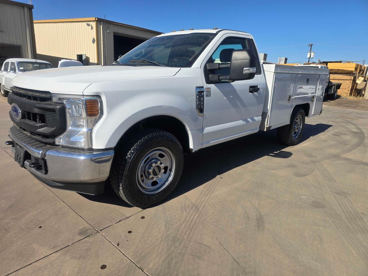 2022 Ford F350 - Image 2