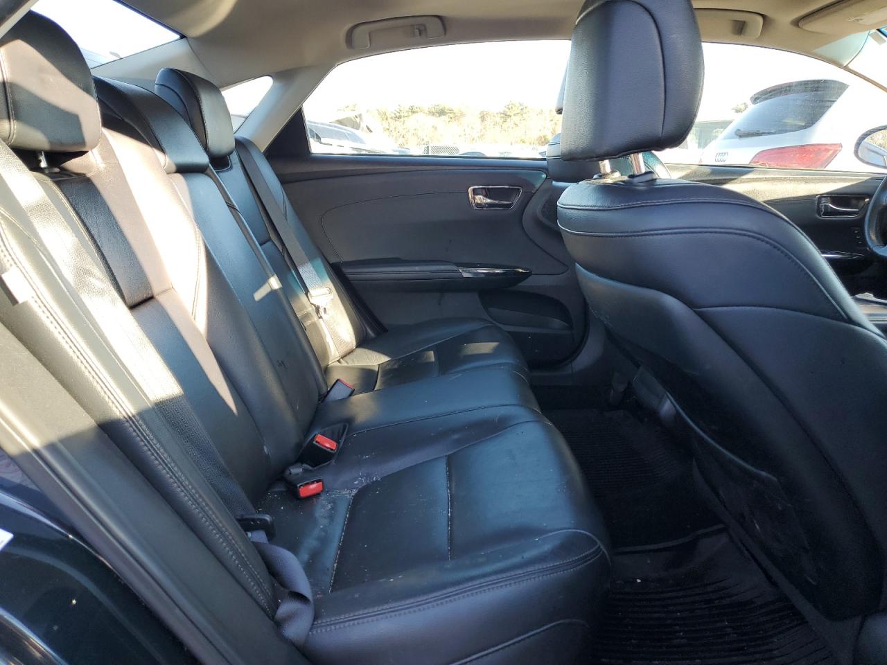 2018 Toyota Avalon - Image 10