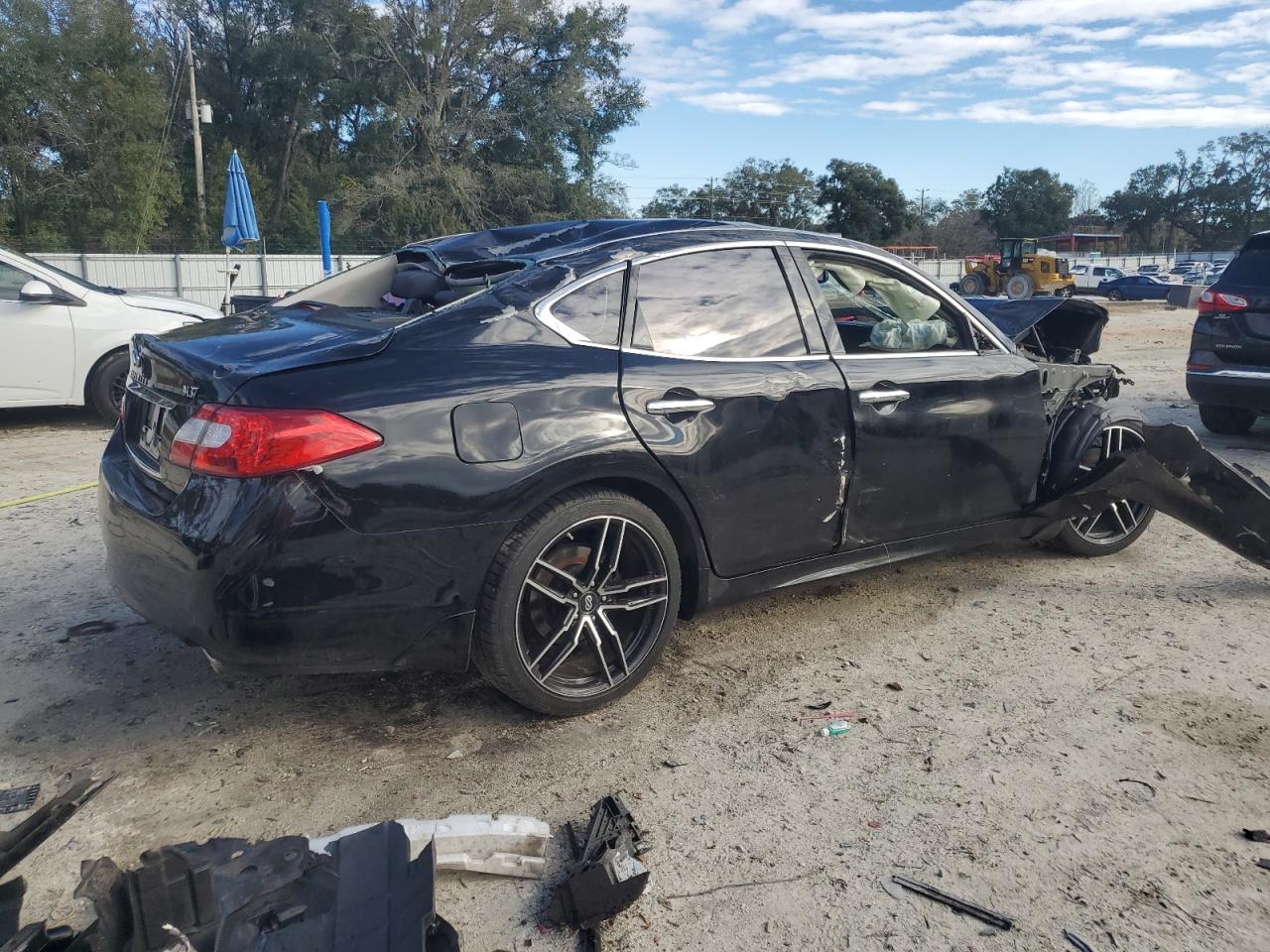 2012 Infiniti M - Image 3