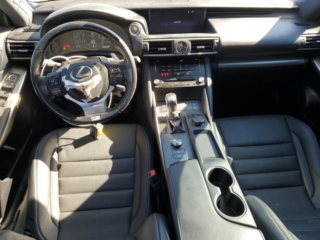 2018 Lexus IS - Image 8