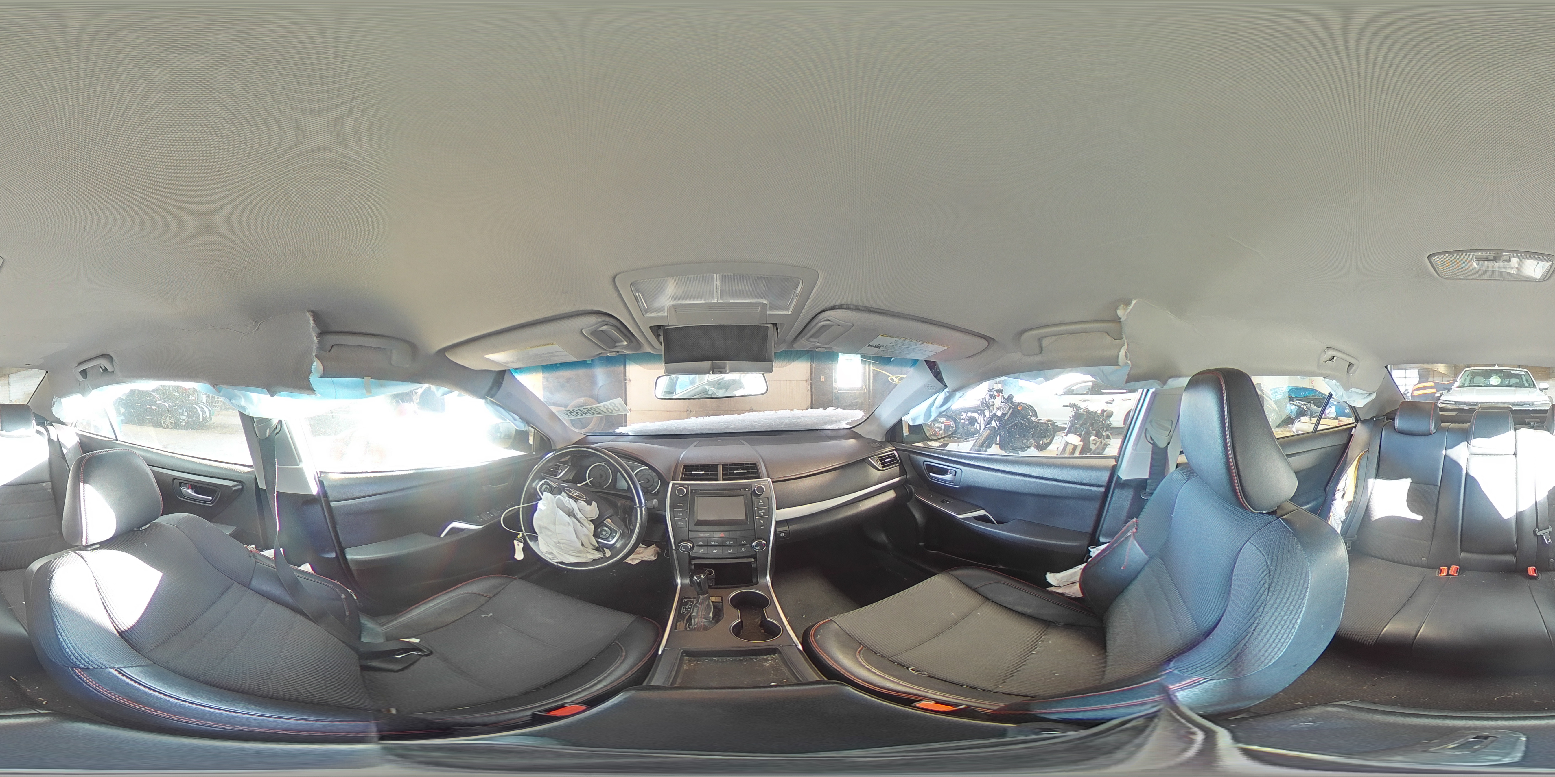 2016 Toyota Camry - Image 12