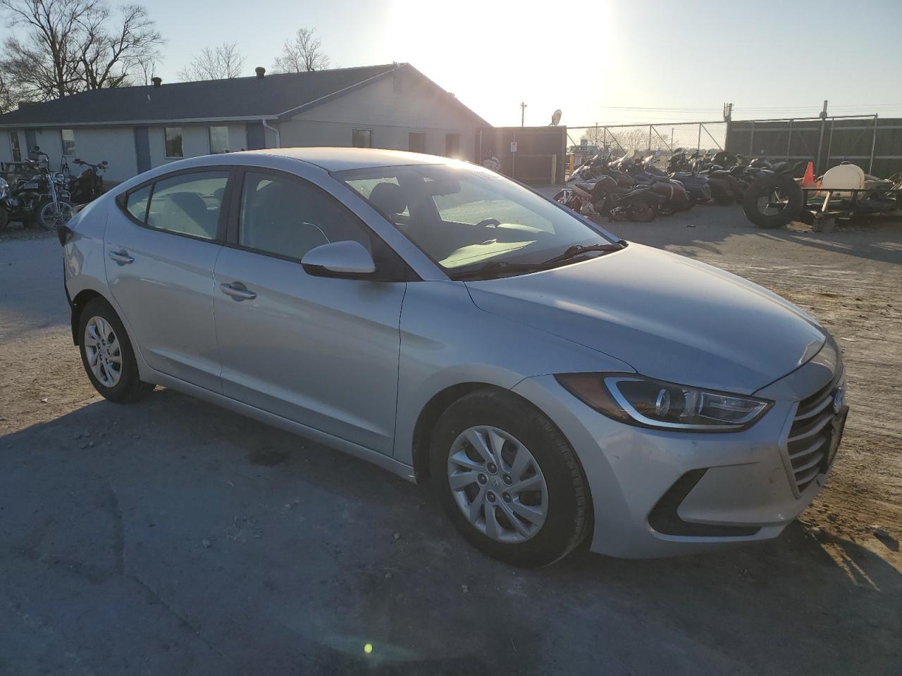2017 Hyundai Elantra - Image 4