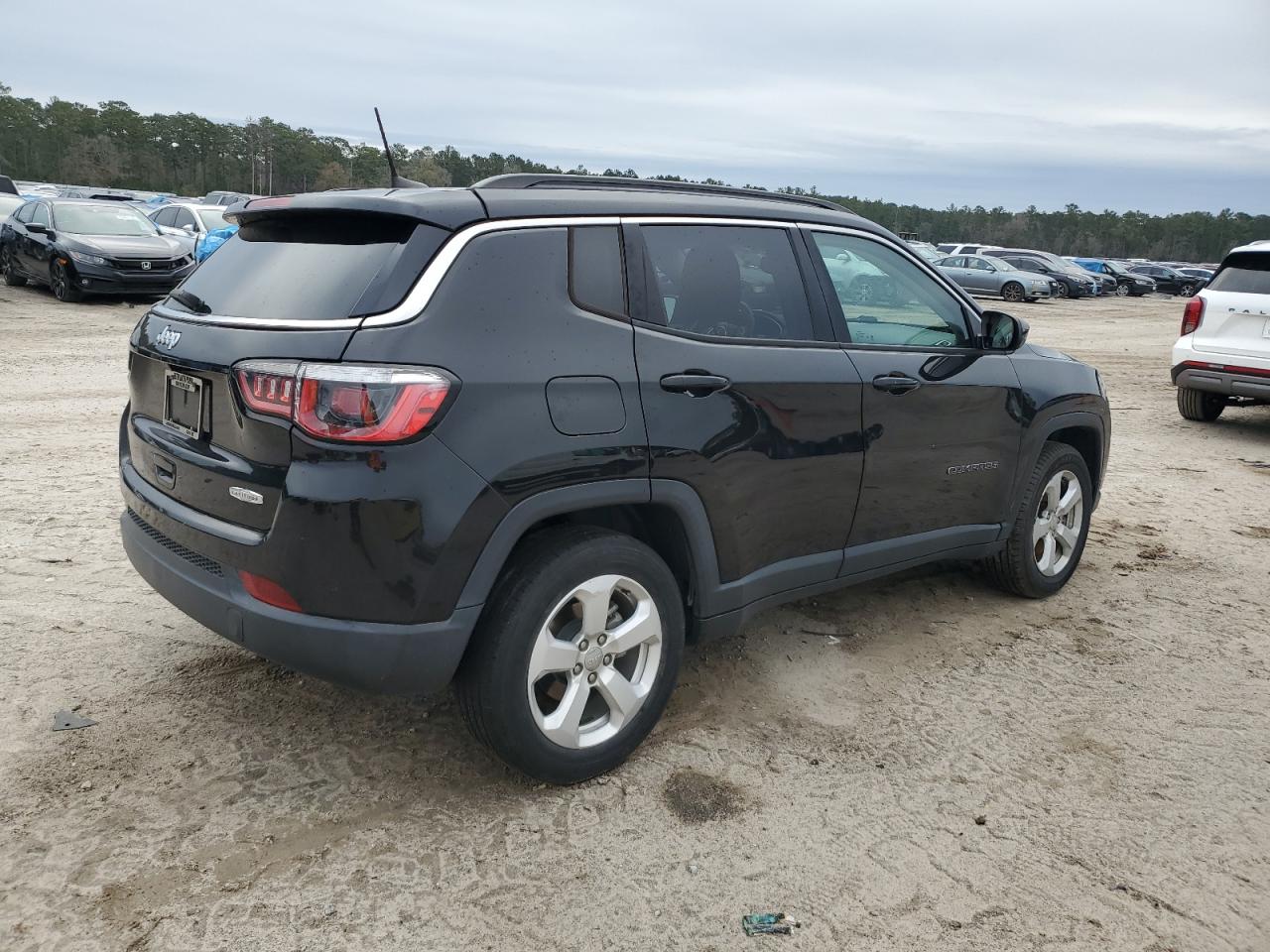 2019 Jeep Compass - Image 3