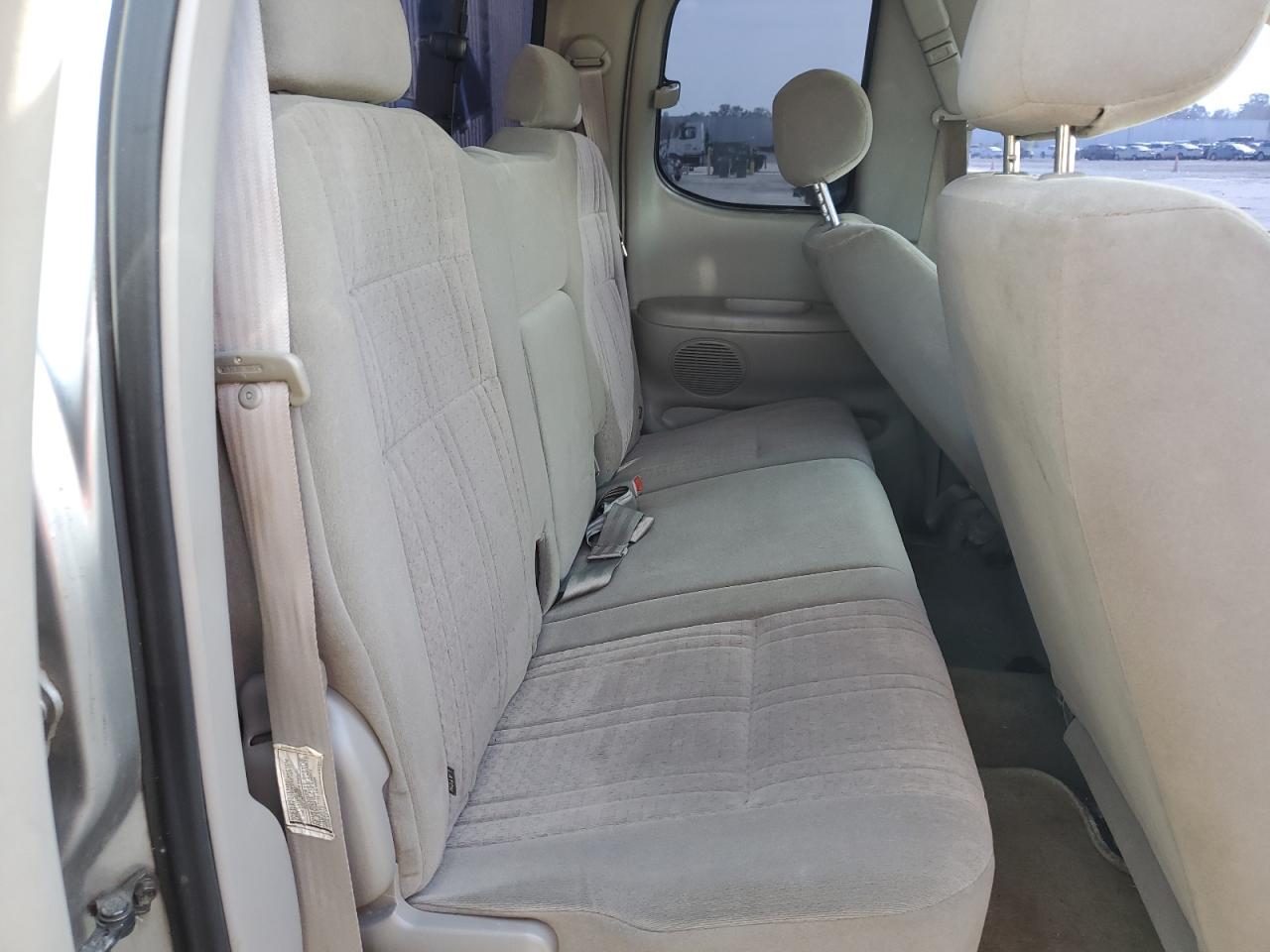 2004 Toyota Tundra - Image 10