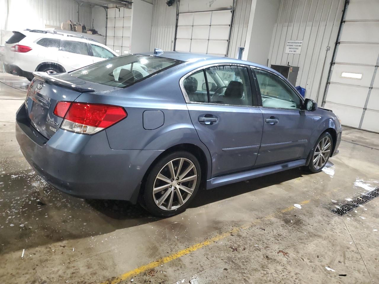 VIN 4S3BMBH69E3018584 2014 SUBARU LEGACY no.3