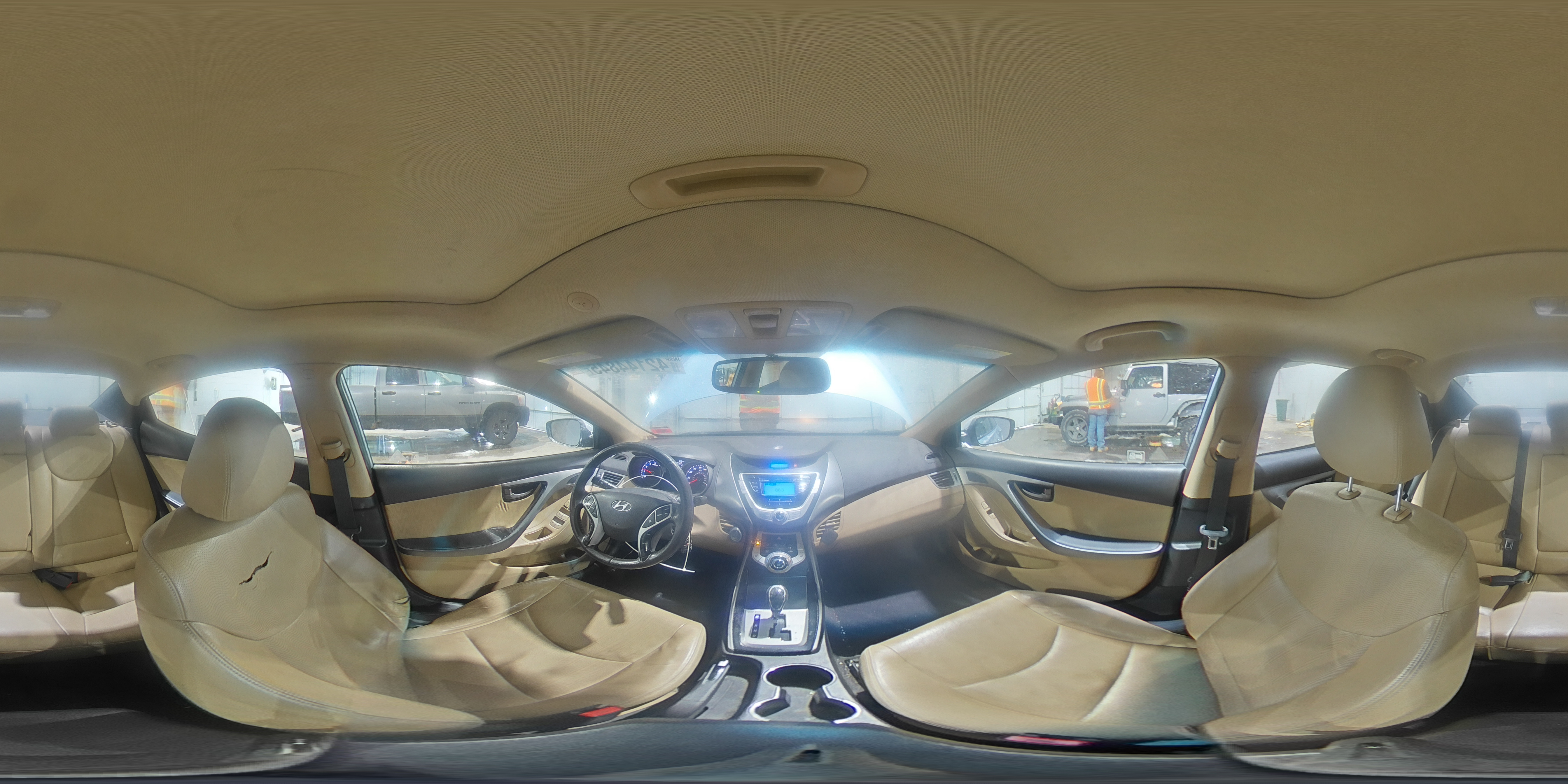 2012 Hyundai Elantra - Image 13