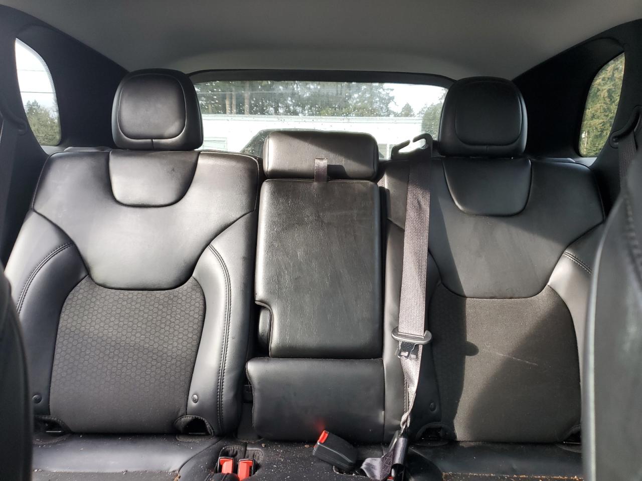 2019 Jeep Grand Cherokee - Image 10